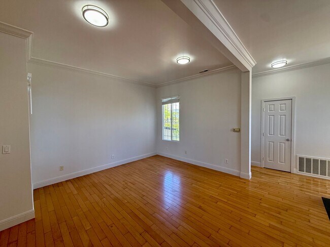 2068 McAllister St San Francisco, CA 94118 photo 4