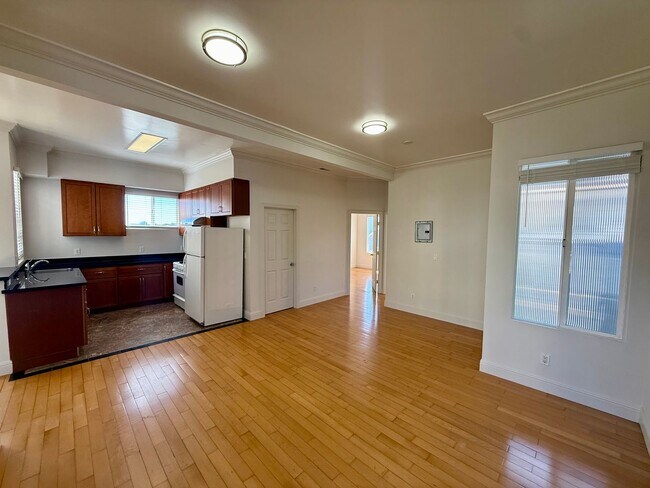 2068 McAllister St San Francisco, CA 94118 photo 3