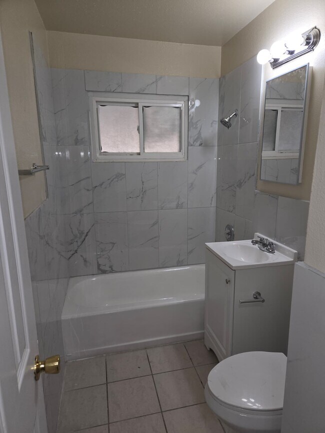 8083 Anza Dr San Diego, CA 92114 photo 2
