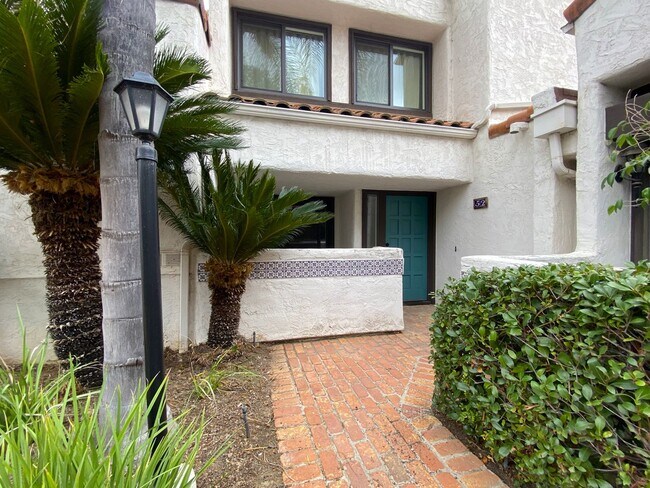 1935 Sunset Dr Escondido, CA 92025 photo 2