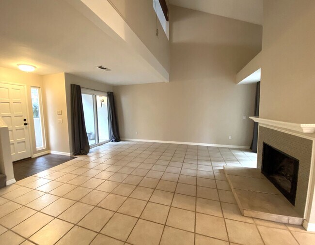 1935 Sunset Dr Escondido, CA 92025 photo 4
