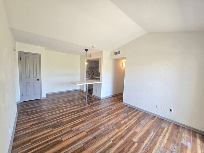 200 E Southern Ave Tempe, AZ 85282 photo 3