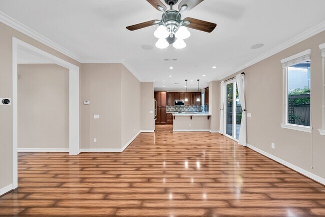 10509 Hollingsworth Way photo 4