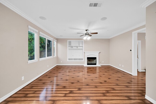 10509 Hollingsworth Way photo 3