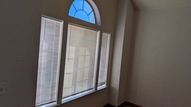 321 Falcon Ct Tracy, CA 95376 photo 5