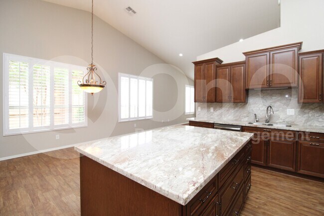 9634 E Rocky Lake Dr photo 5