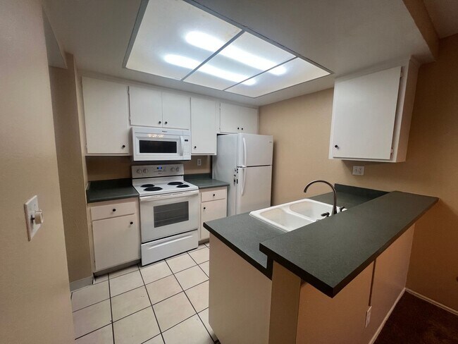 10699 San Diego Mission Rd San Diego, CA 92108 photo 4