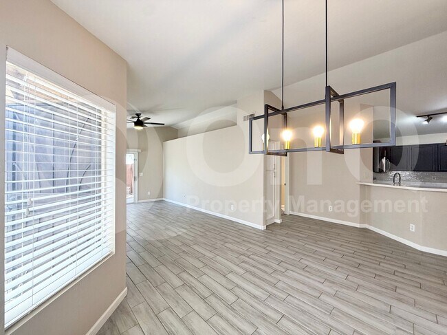 4163 E Pecan Rd Phoenix, AZ 85040 photo 4