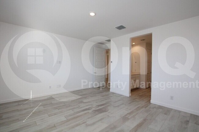 522 S Avocet St Gilbert, AZ 85296 photo 5