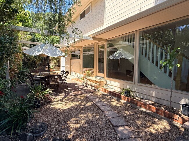 2122 Lyon Ave Belmont, CA 94002 photo 5