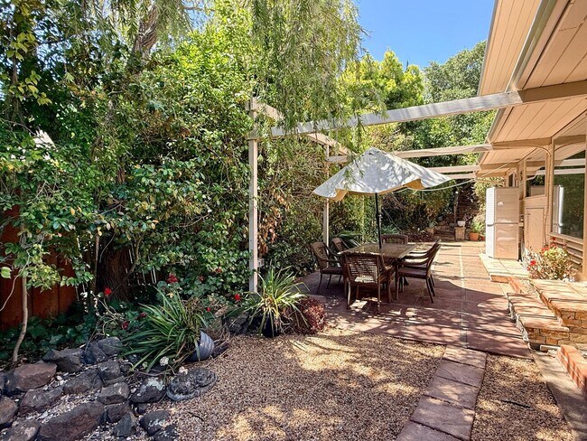 2122 Lyon Ave Belmont, CA 94002 photo 4