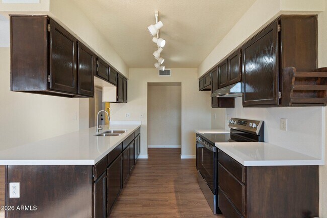 4043 W Sweetwater Ave Phoenix, AZ 85029 photo 5