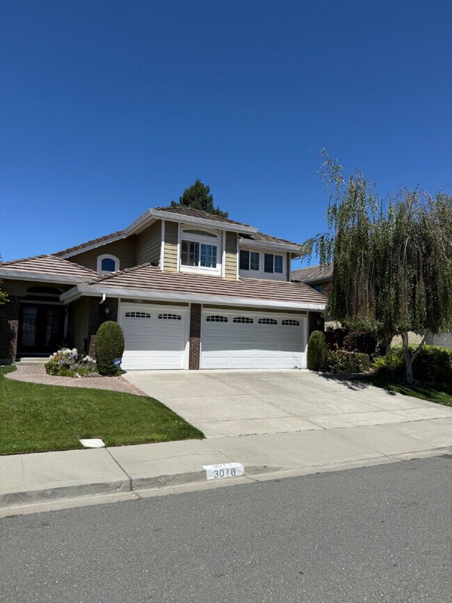 3010 Boardwalk St Pleasanton, CA 94588 photo 2