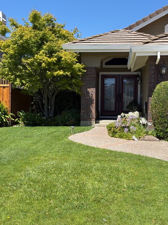 3010 Boardwalk St Pleasanton, CA 94588 photo 3