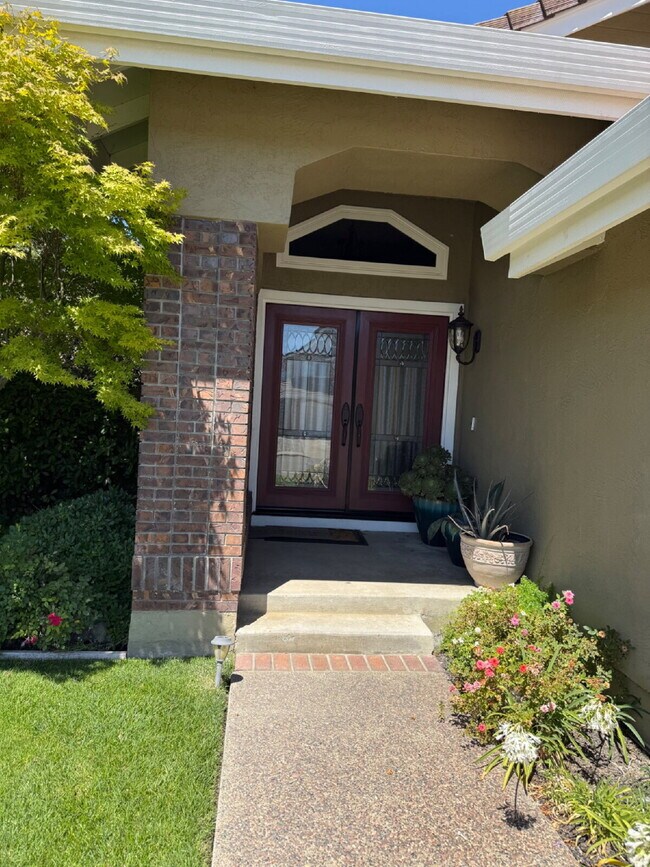 3010 Boardwalk St Pleasanton, CA 94588 photo 4