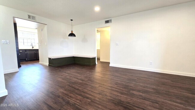15402 N 28th St Phoenix, AZ 85032 photo 2