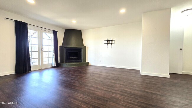 15402 N 28th St Phoenix, AZ 85032 photo 3