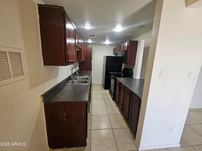424 W Brown Rd Mesa, AZ 85201 photo 3