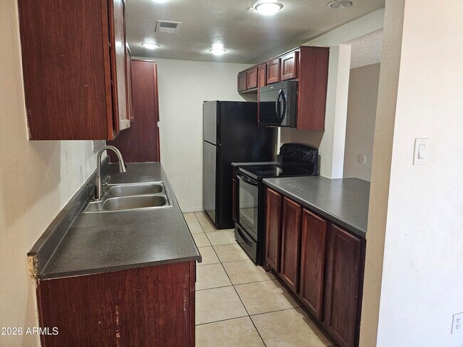 424 W Brown Rd Mesa, AZ 85201 photo 2