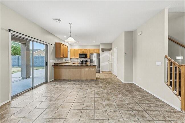 1593 E Megan Dr San Tan Valley, AZ 85140 photo 5