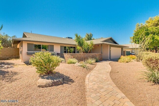 831 E Stephens Dr Tempe, AZ 85283 photo 3