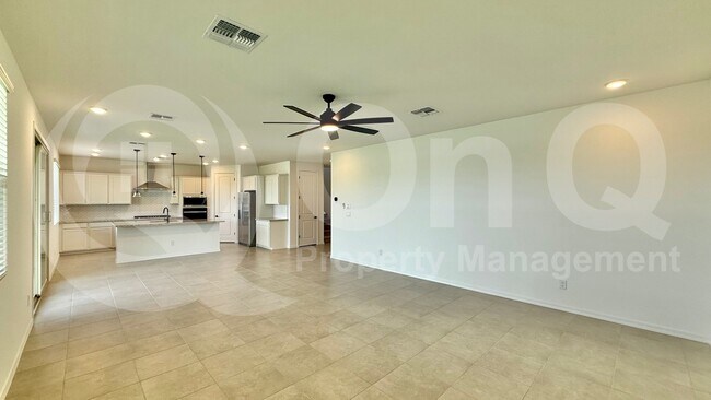 24172 W Raymond St Buckeye, AZ 85326 photo 5