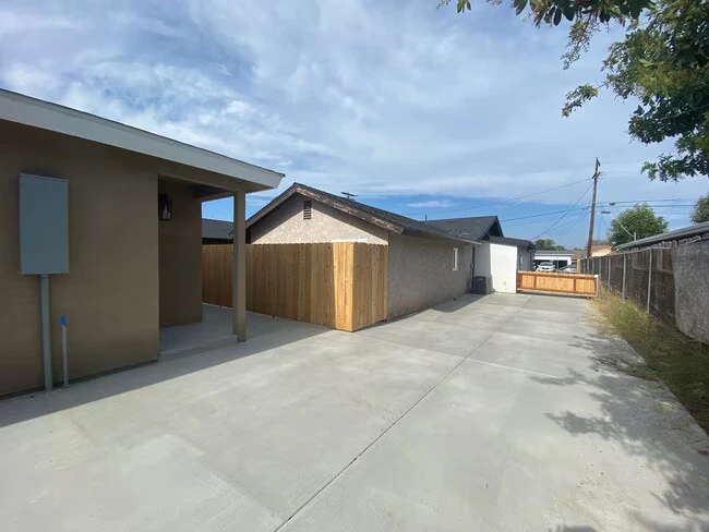 1112 S Lemon Ave El Cajon, CA 92020 photo 3