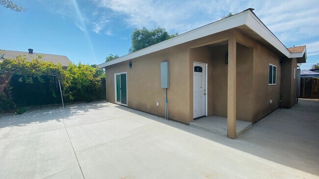 1112 S Lemon Ave El Cajon, CA 92020