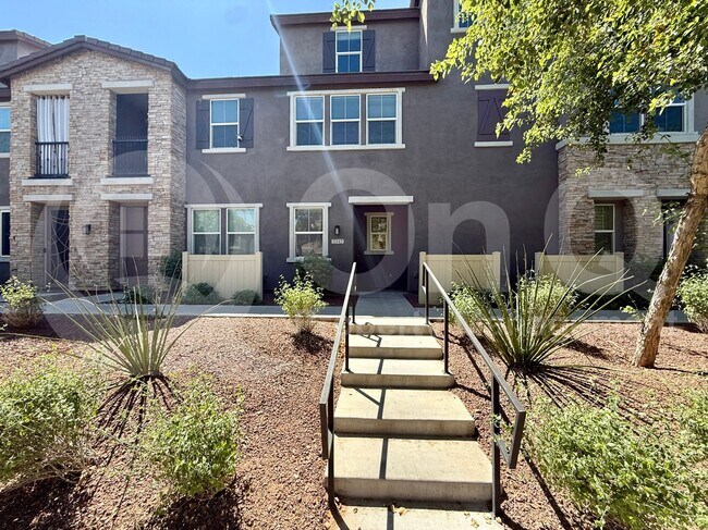 2342 E Hidalgo Ave Phoenix, AZ 85040 photo 2