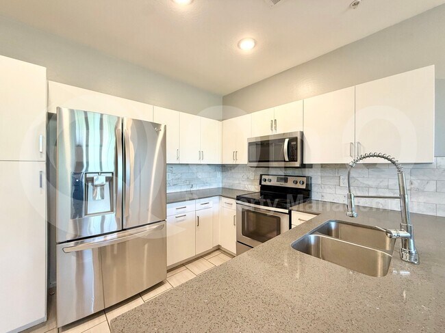 2342 E Hidalgo Ave Phoenix, AZ 85040 photo 3