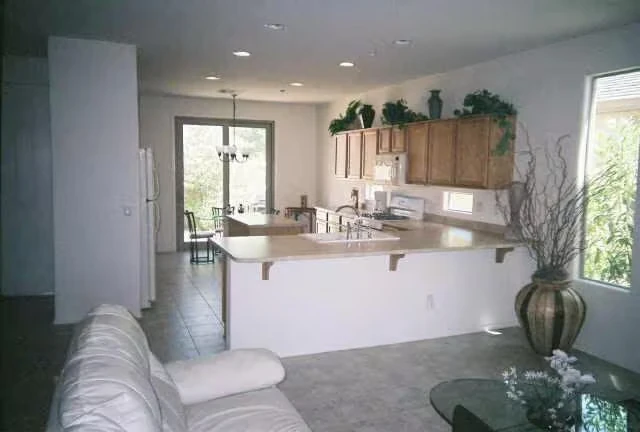 12411 W Roberta Ln Peoria, AZ 85383 photo 2
