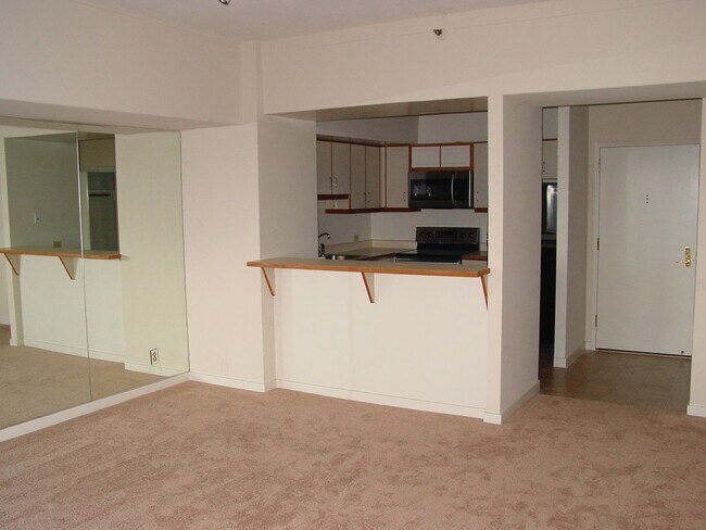 6363 Christie Ave Emeryville, CA 94608 photo 4