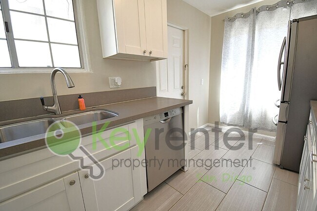 4517 55th St San Diego, CA 92115 photo 5
