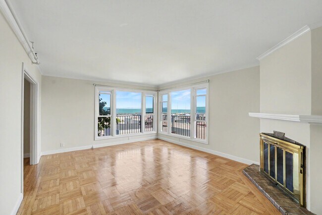 737 North Point St San Francisco, CA 94109 photo 2
