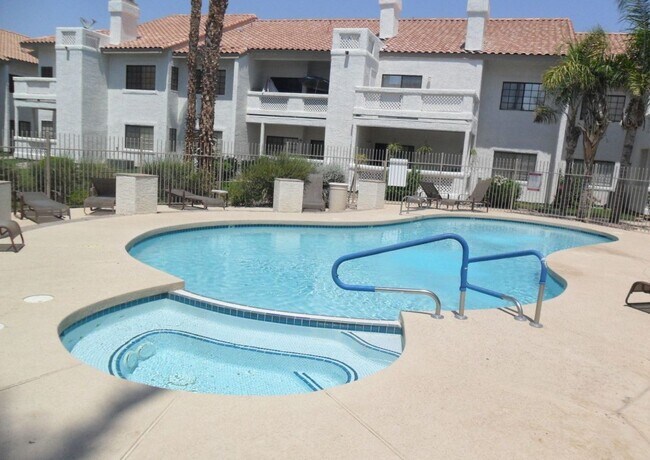 930 N Mesa Dr Mesa, AZ 85201 photo 2