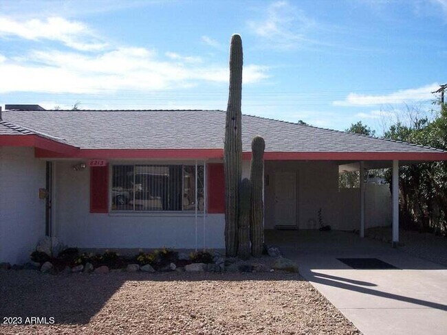 8213 E Northland Dr photo 4