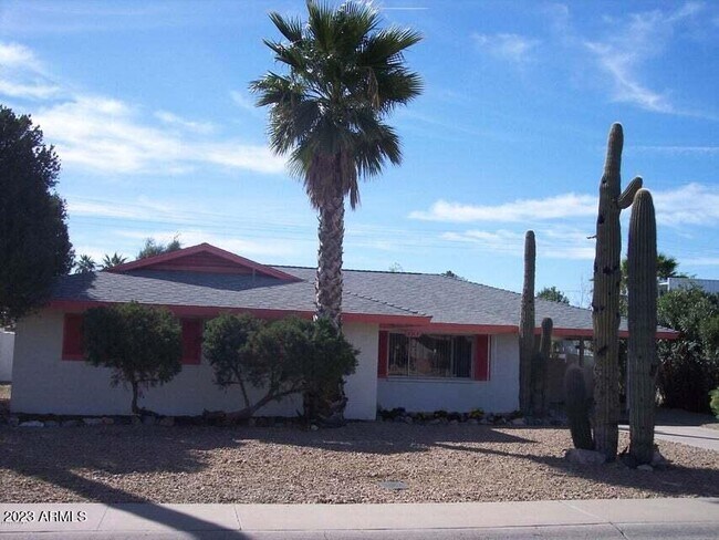 8213 E Northland Dr photo 2