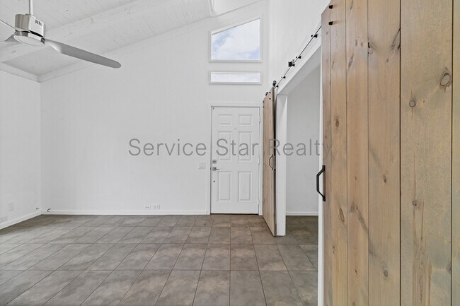 2810 E Glenrosa Ave Phoenix, AZ 85016 photo 3