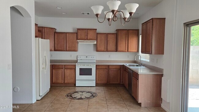 2890 S Rock St photo 4