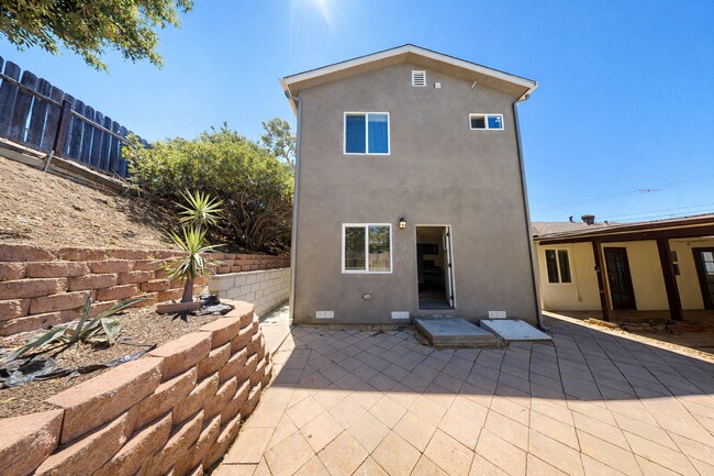5239 Tipton St San Diego, CA 92115 photo 2