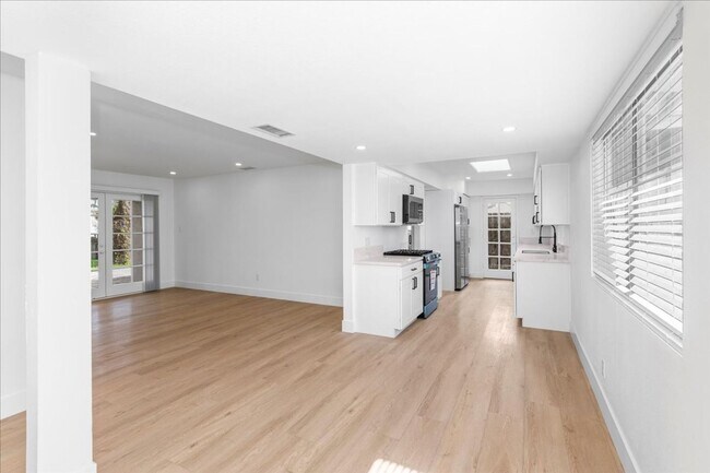 6910 Eberhart St San Diego, CA 92115 photo 5