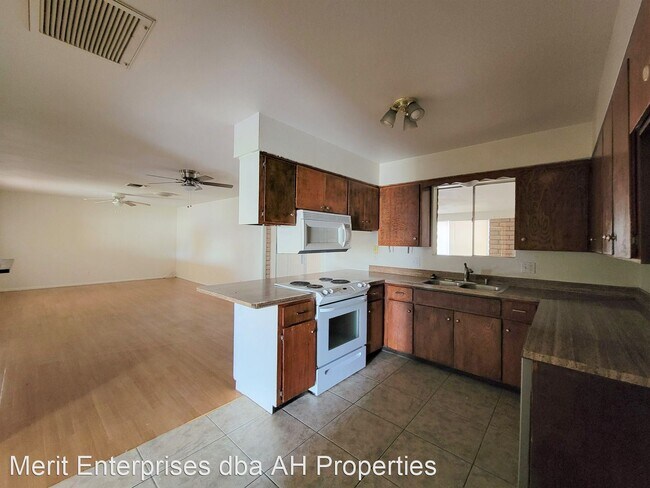 1837 E Brookdale St Mesa, AZ 85203 photo 3