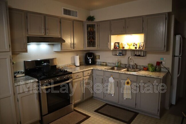 408 W Elgin St Chandler, AZ 85225 photo 2