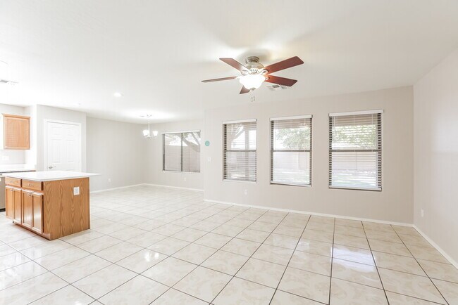 4218 N 92nd Ln Phoenix, AZ 85037 photo 3