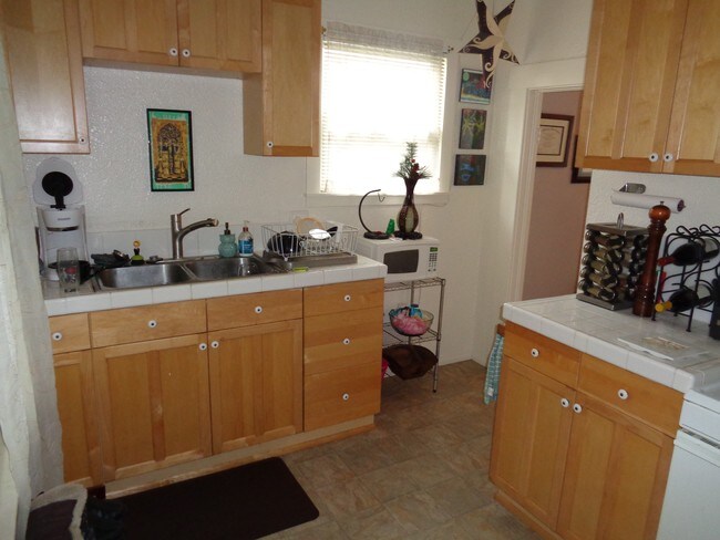 1210-1216 Essex St San Diego, CA 92103 photo 5