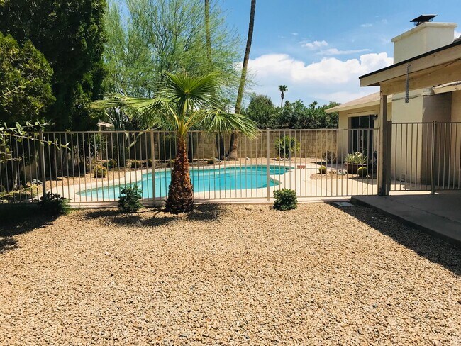 5926 E Evans Dr Scottsdale, AZ 85254 photo 4
