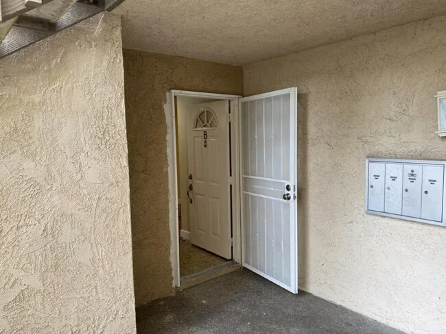 8650 Via Mallorca San Diego, CA 92037 photo 2