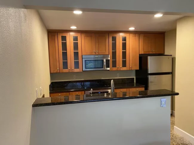 8650 Via Mallorca San Diego, CA 92037