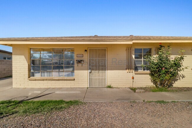 4232 N 33rd Dr Phoenix, AZ 85017 photo 3