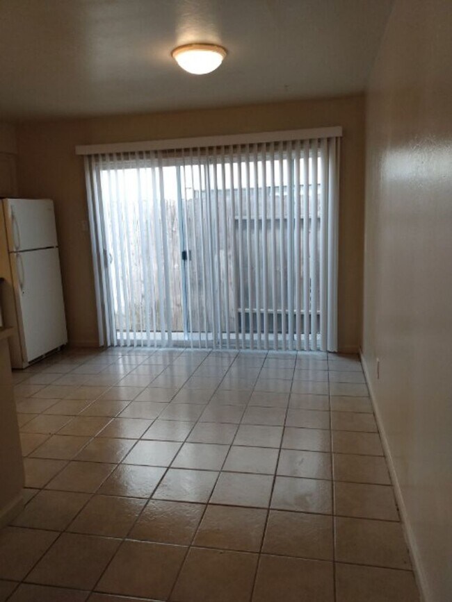 1107 W 4th St Antioch, CA 94509 photo 3